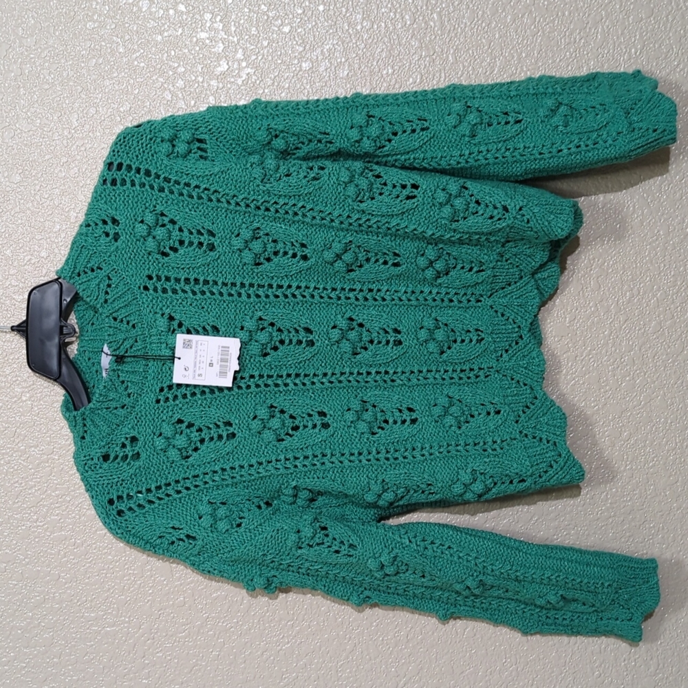 Beautiful New Zara Kelly Green Knitted Pullover Small